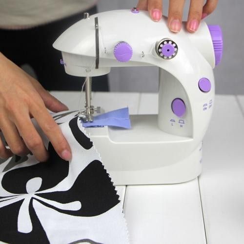 Портативная швейная машинка со столом Mini Sewing SM202A машинка для шитья 5746 фото