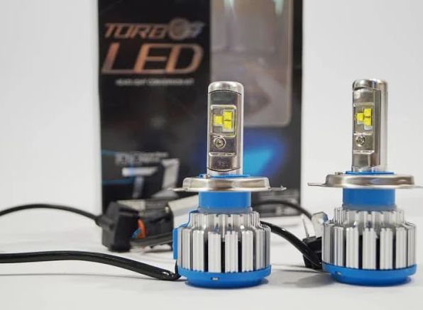 Комплект автомобільних LED ламп T1-H4 2 шт 35 W світлодіодні ксенонові автолампи 39527 фото