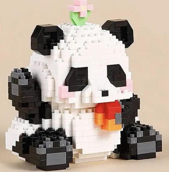 Игрушка конструктор для детей Панда 502 детали Yima Panda 64862 фото