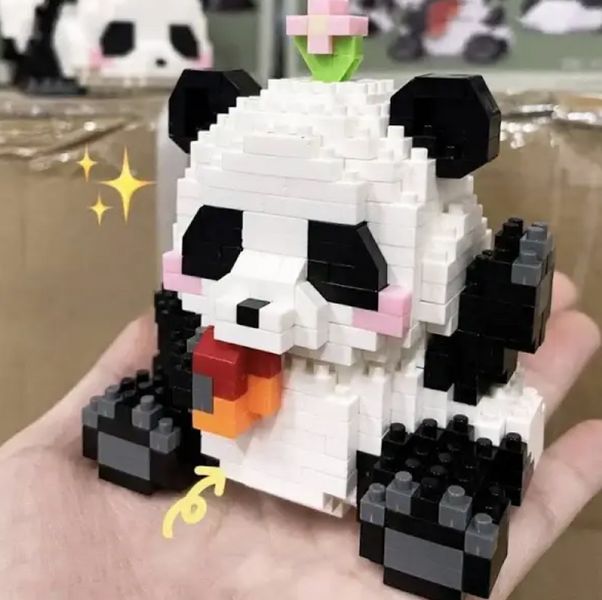 Игрушка конструктор для детей Панда 502 детали Yima Panda 64862 фото